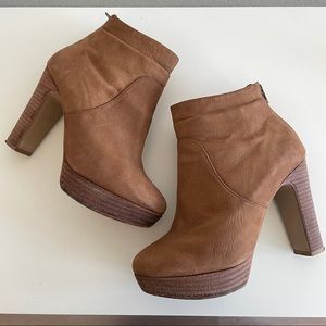 Bosi tan/ caramel leather block heel booties